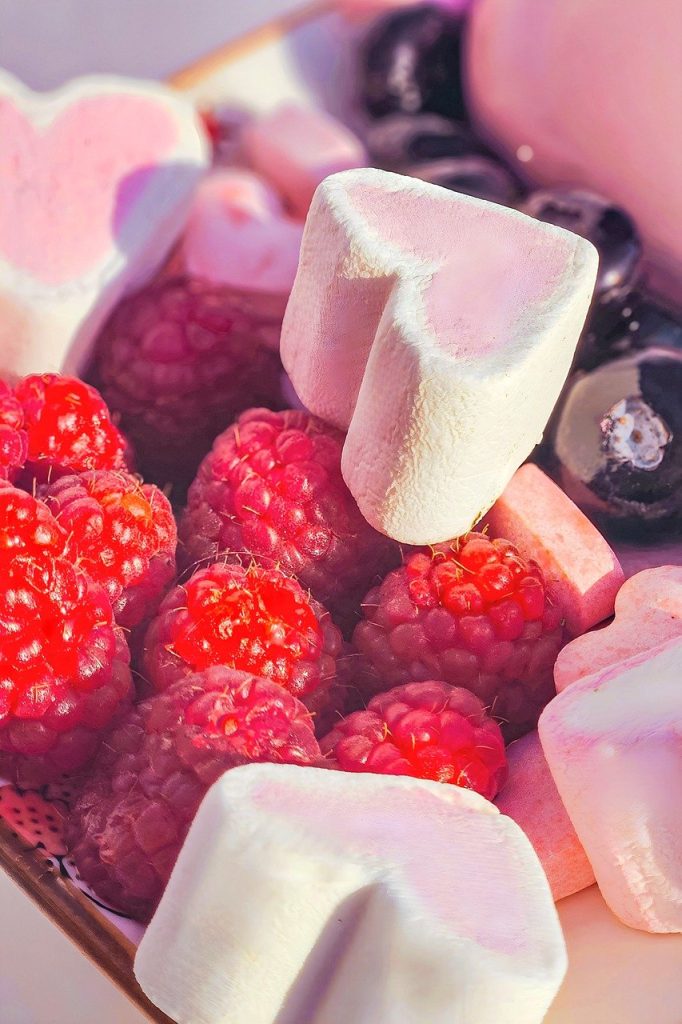 raspberry, marshmallow, dessert-8573002.jpg